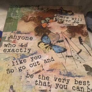 I am selling a wall decor